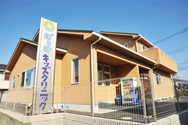 敷地内には広い専用駐車場を完備している Cs 1