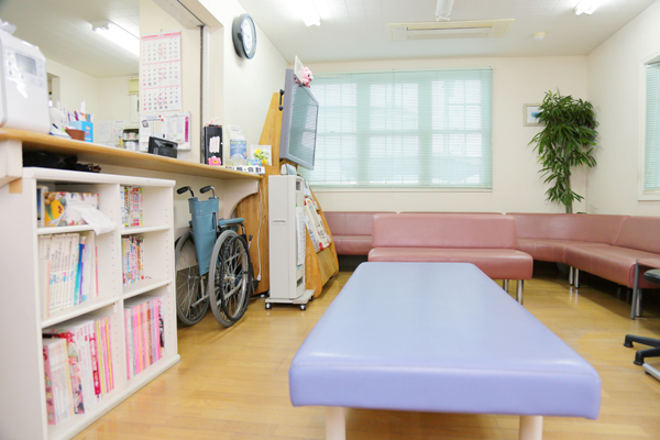 清潔で広々とした院内 Cs2