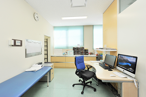 研鑽を積んだ先生が向き合ってくれる診察室 Cs3