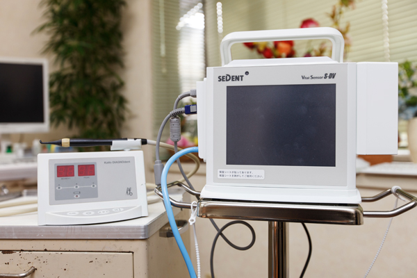 患者のために導入した心電図や虫歯の進行度を測る設備 3