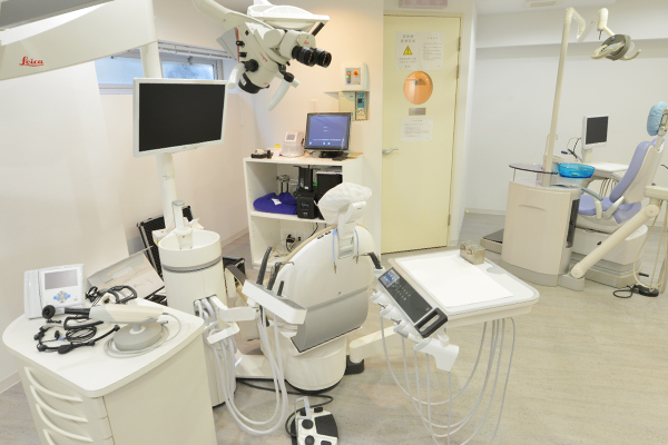 診療ユニットは2台。一人ひとりの悩みにしっかり対応してくれる 3