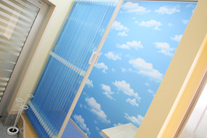綺麗な青空が描かれた空間もあり、院内は明るく清潔に保たれている 12287 ma 4 1280817046