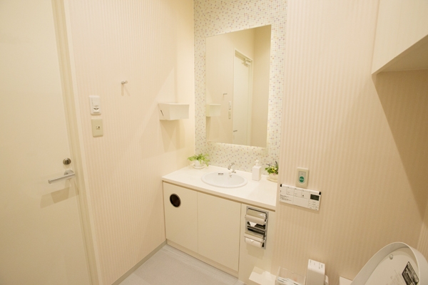 多目的トイレ内のパウダースペース 40469 ma 5 1380593070