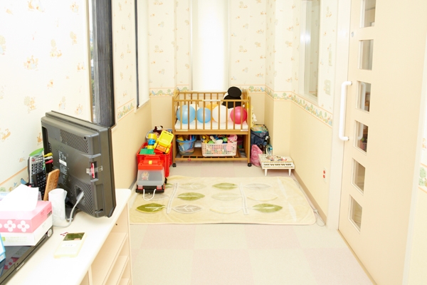 託児施設も設けており、親御さんも安心して治療を受けられる 93023 ma 5 1432283446